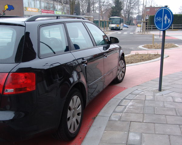 1 Belge sur 5 se gare parfois sur une piste cyclable